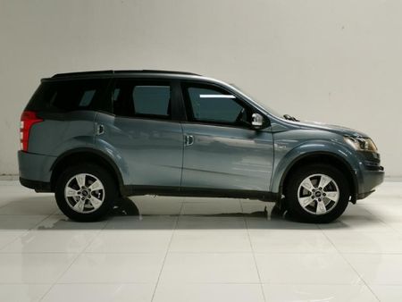 2013-Mahindra-XUV-500-22D-mHawk-7-seat-W8_3