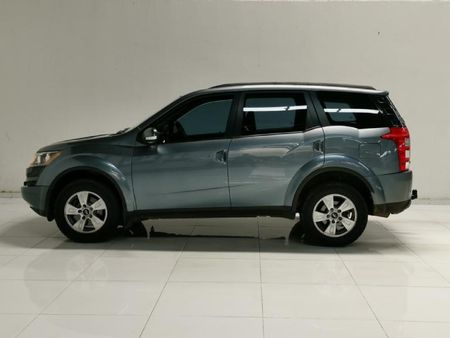 2013-Mahindra-XUV-500-22D-mHawk-7-seat-W8_4