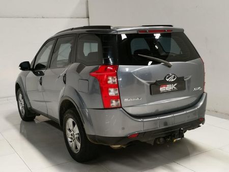 2013-Mahindra-XUV-500-22D-mHawk-7-seat-W8_5