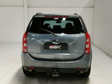 2013-Mahindra-XUV-500-22D-mHawk-7-seat-W8_6