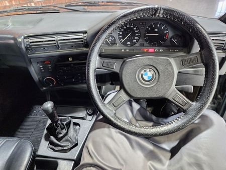 1989-BMW-3-Series-323i_8