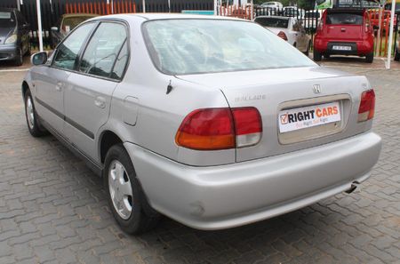 2000-Honda-Ballade-180i-Luxline-Auto_4