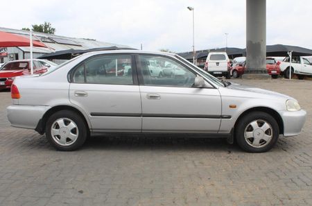 2000-Honda-Ballade-180i-Luxline-Auto_7