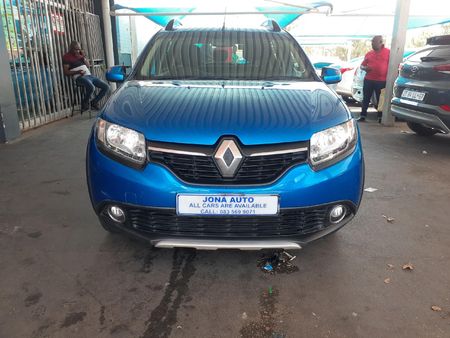 2015-Renault-Sandero-900T-Stepway_0
