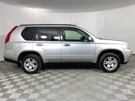 2010-Nissan-X-Trail-25-SE-4x4_5