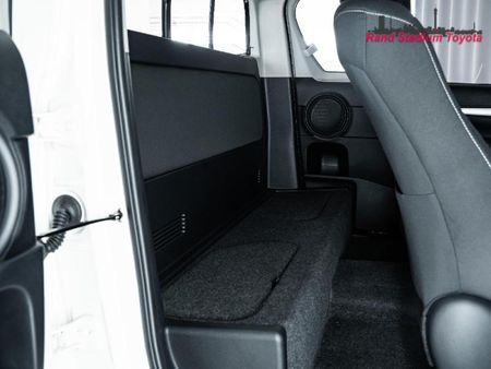 2022-Toyota-Hilux-24-GD-6-Raised-Body-Raider-Extended-Cab_15