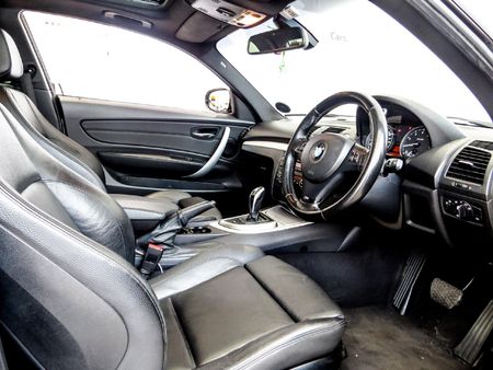 2010-BMW-1-Series-135i-Coupe-M-Sport-Auto_4