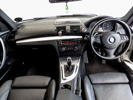 2010-BMW-1-Series-135i-Coupe-M-Sport-Auto_5