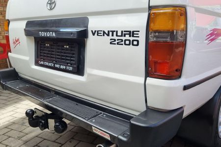 1994-Toyota-Venture-2200-64_5