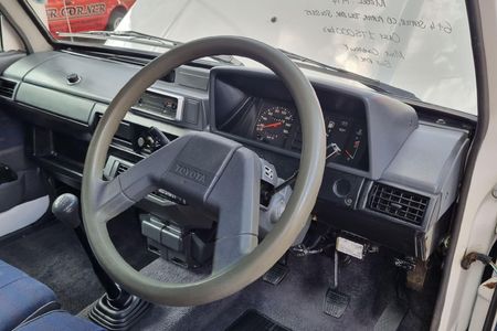 1994-Toyota-Venture-2200-64_8
