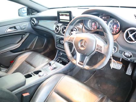 2014-Mercedes-AMG-CLA-45-AMG_7
