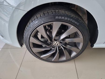 2022-Volkswagen-Polo-Vivo-16-Highline-5-dr_4