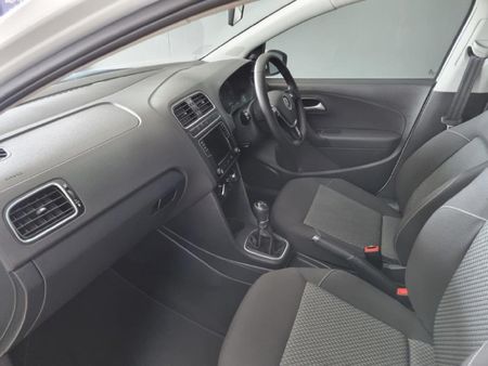 2022-Volkswagen-Polo-Vivo-16-Highline-5-dr_6