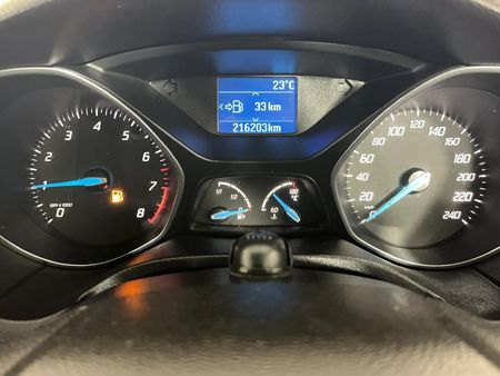 2011-Ford-Focus-16-Ti-VCT-Trend_2