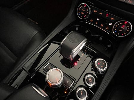 2013-Mercedes-Benz-CLS-CLS-63-AMG_10