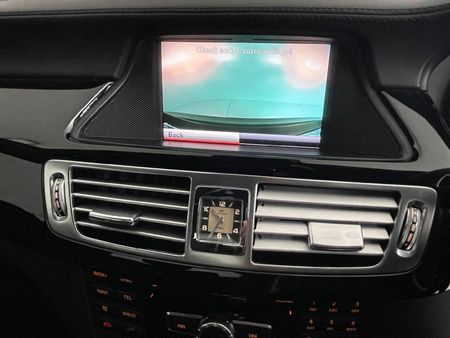 2013-Mercedes-Benz-CLS-CLS-63-AMG_11