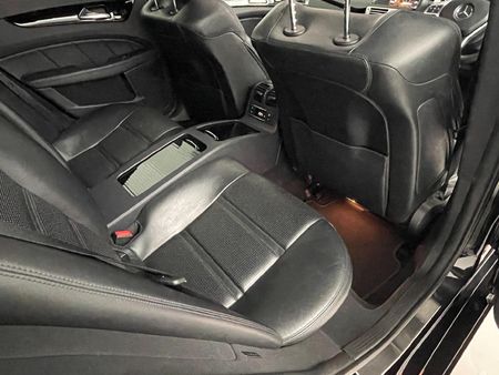 2013-Mercedes-Benz-CLS-CLS-63-AMG_13