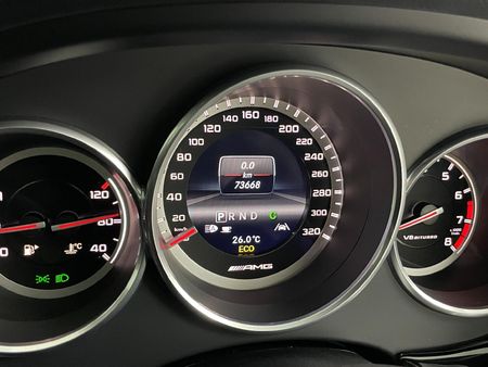 2013-Mercedes-Benz-CLS-CLS-63-AMG_8