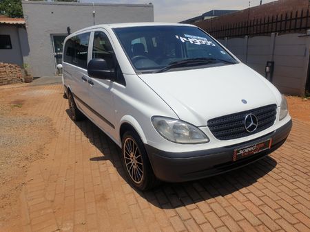 2005-Mercedes-Benz-Vito-115-CDI-CrewBus_2