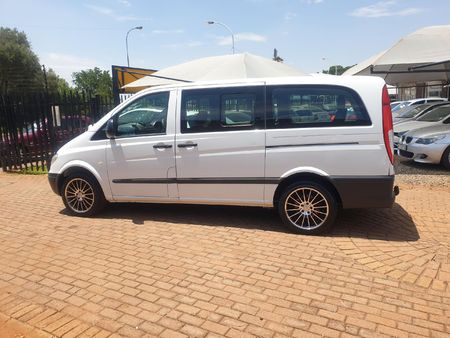 2005-Mercedes-Benz-Vito-115-CDI-CrewBus_6