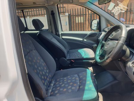 2005-Mercedes-Benz-Vito-115-CDI-CrewBus_7