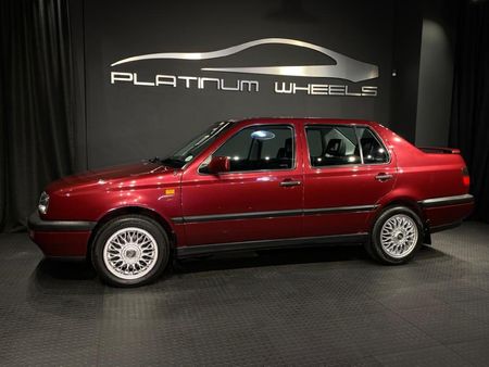 1995-Volkswagen-Jetta-VR6-Executive_2