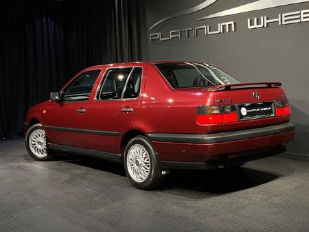 1995-Volkswagen-Jetta-VR6-Executive_3