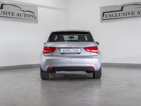 2015-Audi-A1-16-TDI-Ambition_4