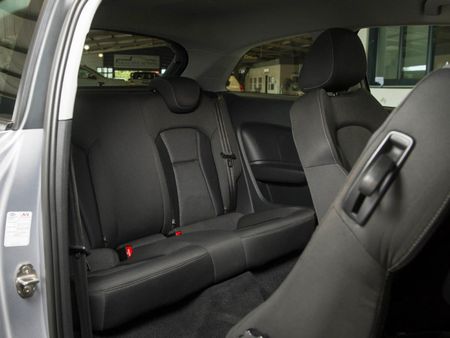2015-Audi-A1-16-TDI-Ambition_7