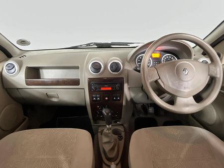 2009-Renault-Logan-16-Expression_1