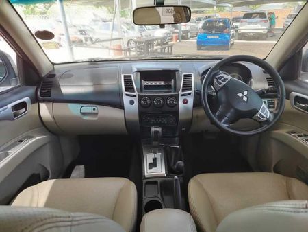 2010-Mitsubishi-Pajero-Sport-32-DI-D-GLS-Auto_14