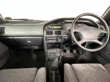2002-Toyota-Tazz-160i_1