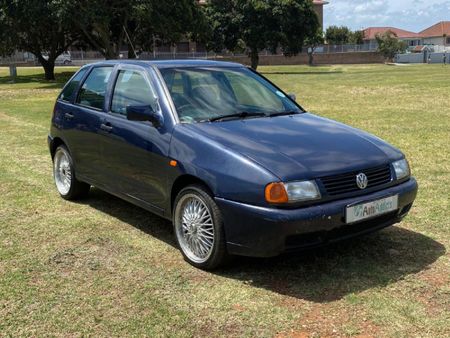 1999-Volkswagen-Polo-Playa-16_0