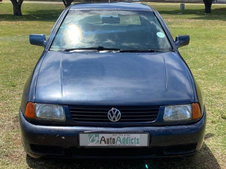1999-Volkswagen-Polo-Playa-16_1