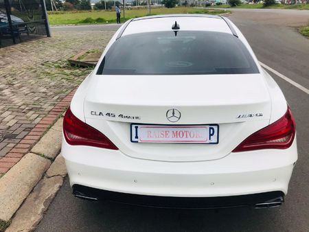 2014-Mercedes-AMG-CLA-45-AMG_9