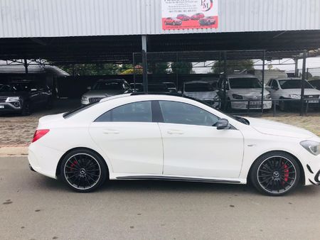 2014-Mercedes-AMG-CLA-45-AMG_12