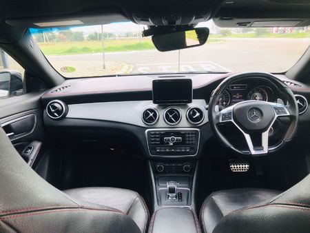 2014-Mercedes-AMG-CLA-45-AMG_1