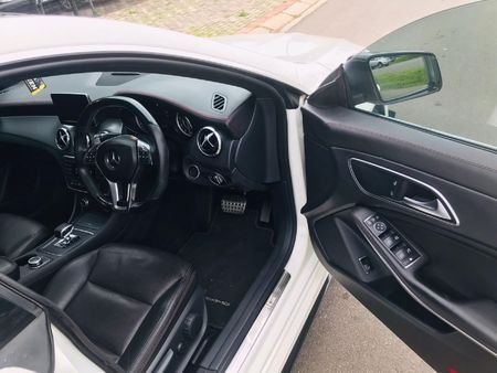 2014-Mercedes-AMG-CLA-45-AMG_2