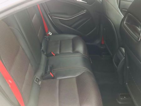 2014-Mercedes-AMG-CLA-45-AMG_8