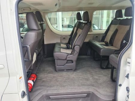 2019-Toyota-Quantum-28-GL-11-seat_13
