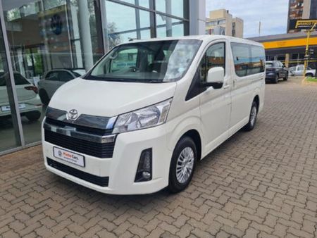 2019-Toyota-Quantum-28-GL-11-seat_2