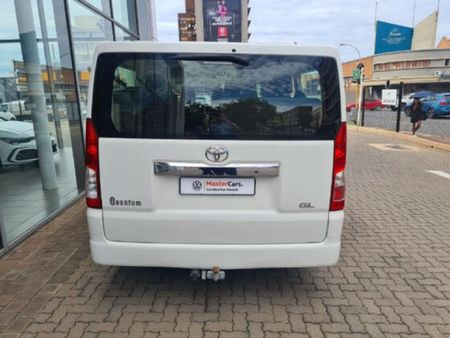 2019-Toyota-Quantum-28-GL-11-seat_5