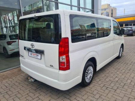 2019-Toyota-Quantum-28-GL-11-seat_6