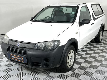 2006-Fiat-Strada-12-EL_0