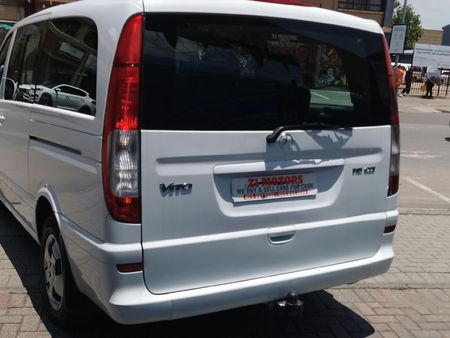 2005-Mercedes-Benz-Vito-115-CDI-CrewBus_1