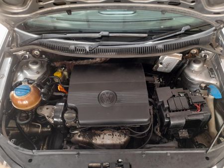 2008-Volkswagen-Polo-14-Trendline_9