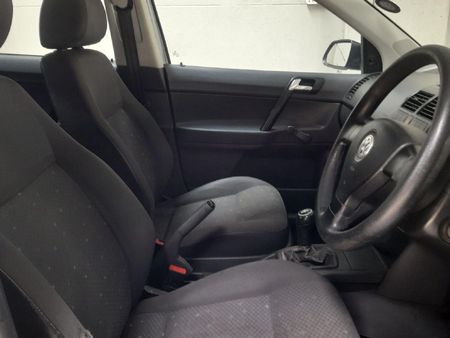 2008-Volkswagen-Polo-14-Trendline_8