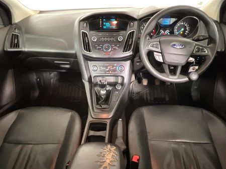 2016-Ford-Focus-10-EcoBoost-Trend_1