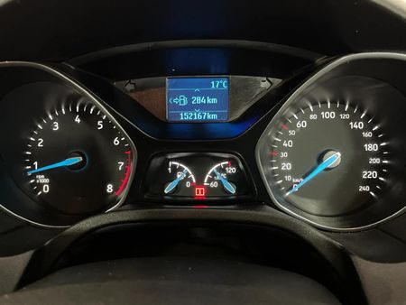 2016-Ford-Focus-10-EcoBoost-Trend_2