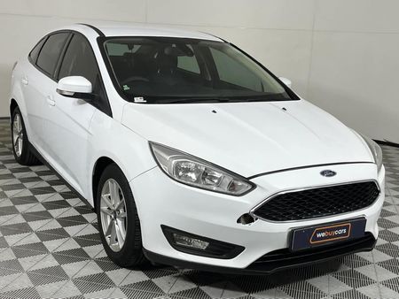 2016-Ford-Focus-10-EcoBoost-Trend_4